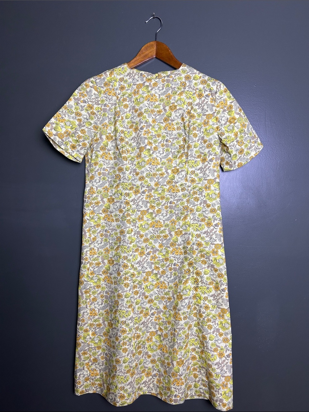 Women's Vintage look Yellow Floral Shift Dress